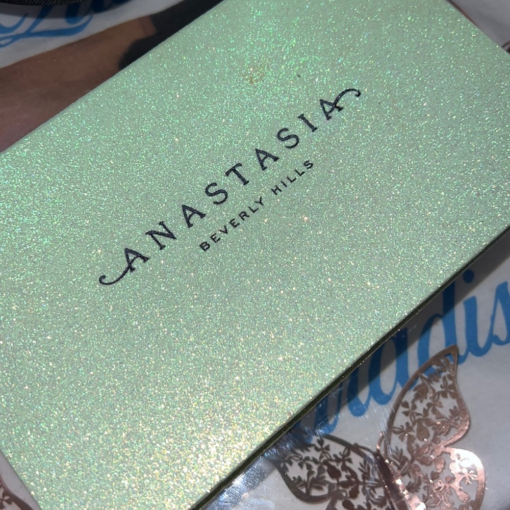 Anastasia Beverly Hills Z Palette